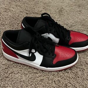 Nike Air Jordan 1 Low – Bred Toe (Black/Red/White)